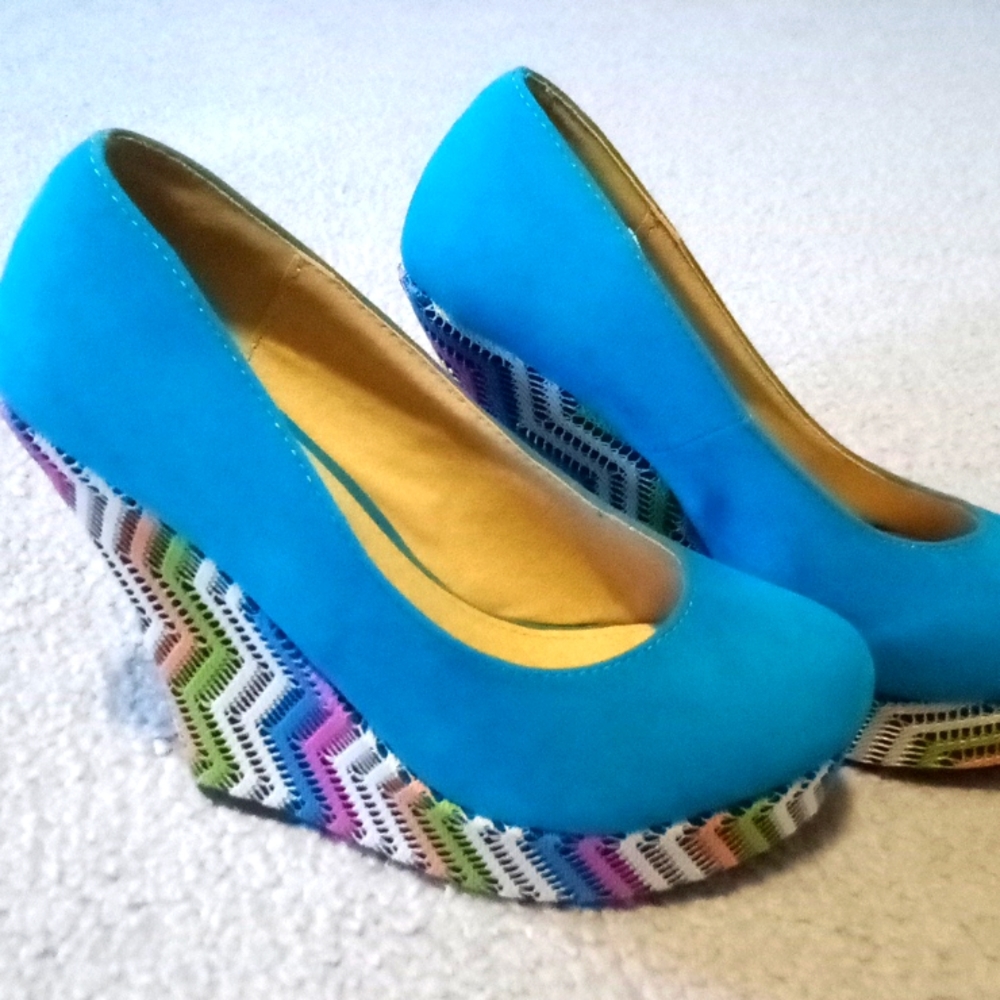 DbDk fashion retro wedge shoe size 7 turquoise suede